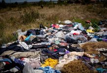 Gata cu gunoaiele din alte țări! Haine vechi, încălțăminte ruptă, anvelope auto, încadrate ca deșeuri… Miniștrii USR de la Mediu și de la Economie – Diana Buzoianu și Radu Miruţă – propun o lege